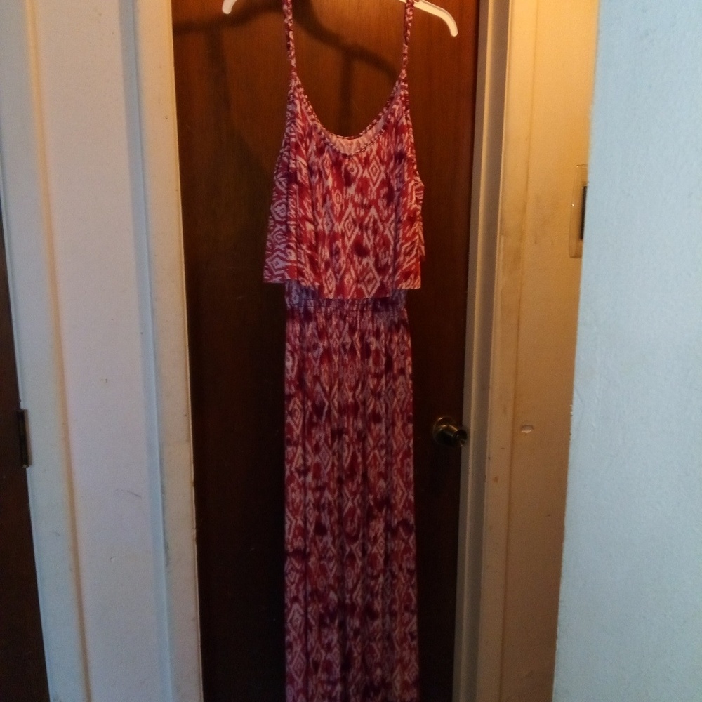 Dresses - Picture 6 of 8